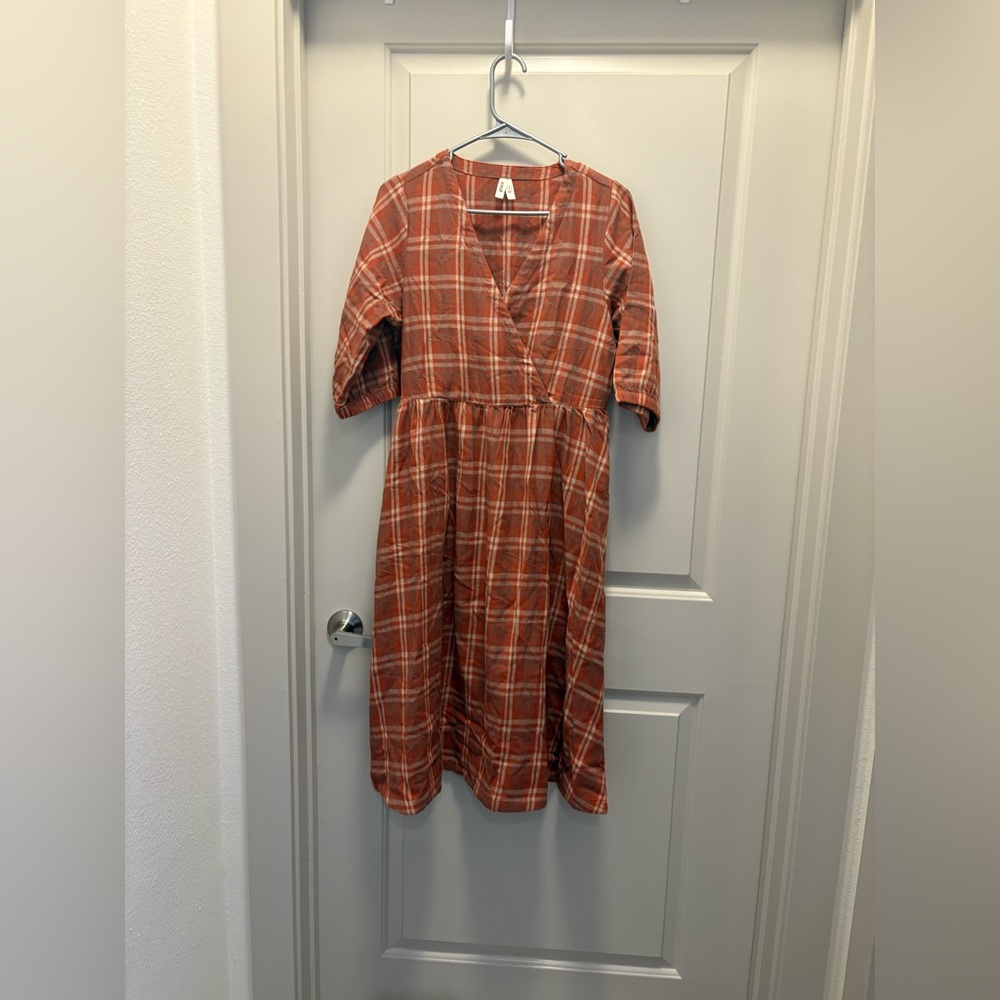 Pact Women's Fireside Flannel Crossover Dress Small Spice Plaid NWOT - Picture 4 of 6
